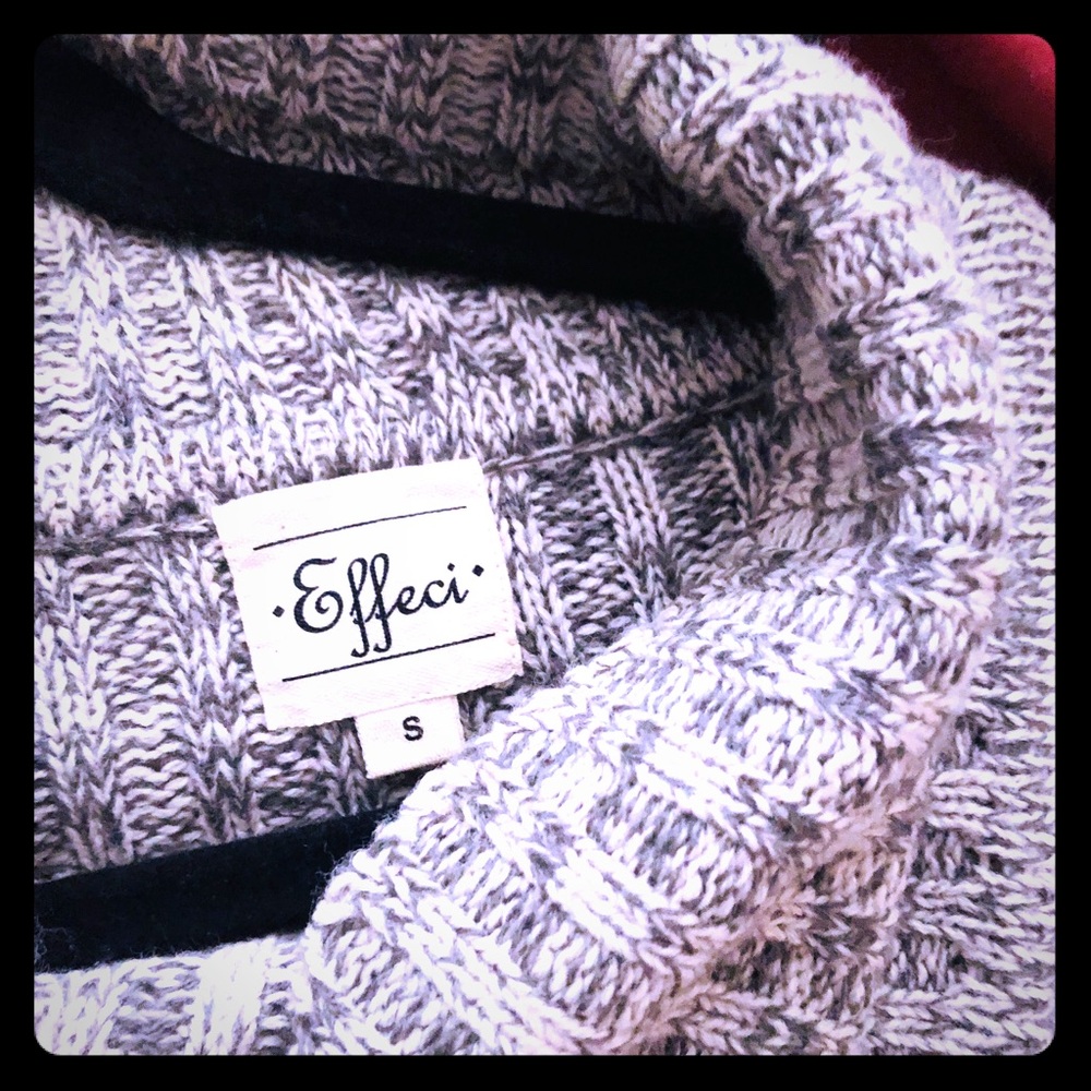 Button sweater with pockets